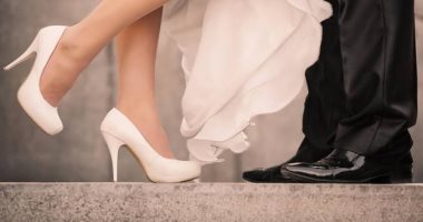 أجمل أحذية الزفاف المناسبة لعروس شتاء 2020.. "الشوز الكلاسيك ما بتبطلش"