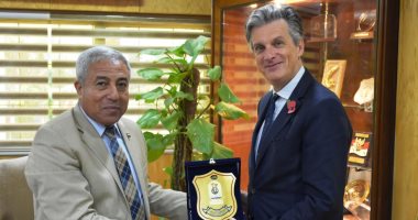 سفير بريطانيا من أسوان: مصر لديها قدرة تنافسية على جذب الاستثمارات.. صور 