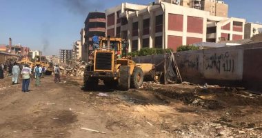حملة مكبرة لإزالة التعديات بسوق المنهل بمدينة نصر
