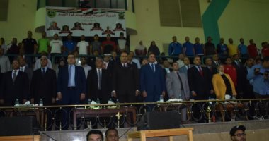 رئيس جامعة الأقصر يشارك فى البطولة العربية لخماسيات كرة القدم