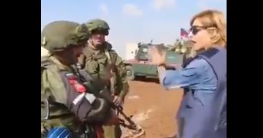 فيديو .. مشادة بين صحفية سورية وجندى تركى شمال البلاد : هذه أرضنا