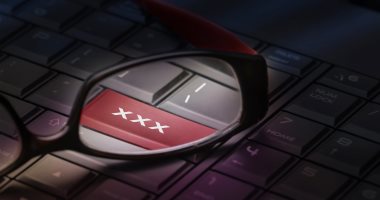 خطأ بأحد المواقع الإباحية يؤدى لتسريب بيانات ملايين المستخدمين