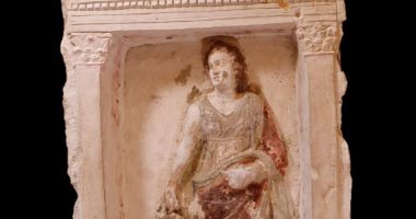 الآثار تعلن اكتشاف أول مقبرة رومانية فى سقارة.. صور 