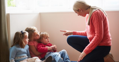 إزاى تأهلى طفلك نفسيا لتخطى مشكلة انفصال الأبوين؟