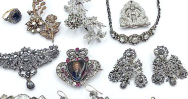 اكتشاف مجوهرات تاريخية بقيمة 100 ألف استرلينى فى ثلاجة عجوز  بعد وفاتها