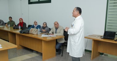 نائب رئيس جامعة المنصورة يتابع 35 مشروع بحثى فى الطب و الهندسة والزراعة والصيدلة