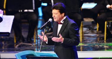 محمد الحلو يطرب جمهور الأوبرا بحفل على مسرح النافورة