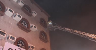 السعودية.. إصابة 3 أشخاص باختناق بحريق شقة سكنية فى مكة المكرمة "صور"