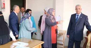 رئيس جامعة المنوفية يتفقد انطلاق انتخابات اتحاد الطلاب بالكليات