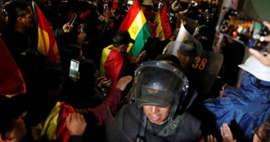 استمرار الإشتباكات بين الشرطة والمتظاهرين ضد الرئيس موراليس فى بوليفيا
