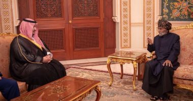 صور.. سلطان عُمان يستقبل نائب وزير الدفاع السعودى