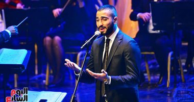 محمد الشرنوبى يختتم حفله بأغنية فيلم "الممر" بمهرجان الموسيقى الـ28