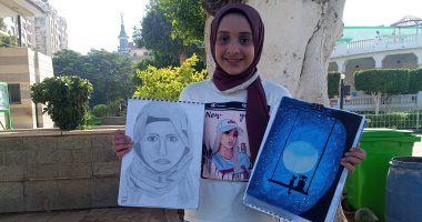 صور.. قصة طالبة تعشق الرسم وتتمنى افتتاح معرض لبيع لوحاتها