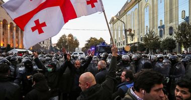 المعارضة الجورجية تبدأ مسيرة احتجاج وسط تبيليسى