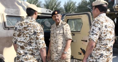 القائد العام يقوم بزيارة تفقدية لعدد من وحدات قوة دفاع البحرين 
