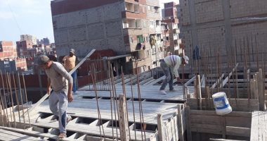 التصدى لـ 6 عقارات مخالفة والتحفظ على مواد البناء بأحياء الإسكندرية