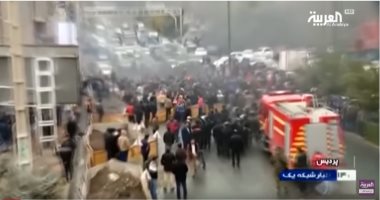 فيديو.. الشرطة الإيرانية تستخدم العنف ضد المتظاهرين
