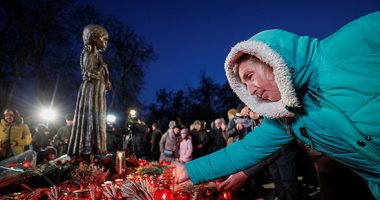 الرئيس الأوكرانى وزوجته يشاركان فى إحياء ذكرى ضحايا "هولودومور"