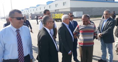 صور.. محافظ بورسعيد يتفقد الـ 54 مصنع بنطاق مجمع مشروعات الصناعات الصغيرة