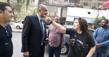 صور.. رئيس حى الدقى يتفقد أعمال إزالة العقار 144 بشارع التحرير