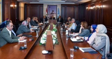 نائب محافظ الإسكندرية يتابع مشروعات شركة الصرف الصحى