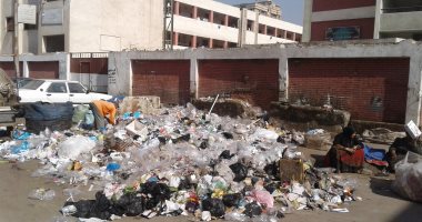 رسالة إلى المسئولين بحى غرب شبين الكوم: القمامة تحاصر مدرسة الحرية الثانوية