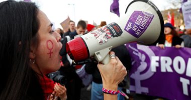 مظاهرة نسائية فى بلجيكا تطالب بإنهاء العنف ضد المرأة