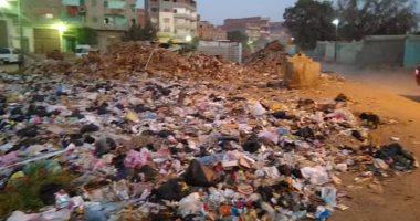 قارئ يشكو انتشار القمامة بمقابر قرية سندبسط فى محافظة الغربية