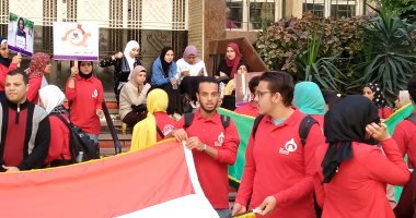 انطلاق مسيرة لوحدة مناهضة العنف ضد المرأة بجامعة القاهرة وترديد هتافات "متخافيش"