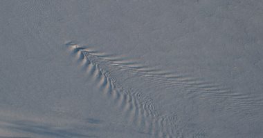 صور من محطة الفضاء الدولية لتموجات غامضة فى السحب فوق أنتاركتيكا 