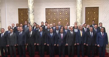 فيديو.. الرئيس السيسى يجتمع بالمحافظين الجدد ونوابهم