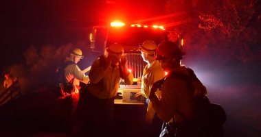 600 رجل إطفاء يحاولون إخماد حرائق "الكهف" فى كاليفورنيا .. فيديو وصور