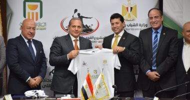 وزير الرياضة يشهد توقيع عقد رعاية المشروع القومى لموهوبى الاسكواش