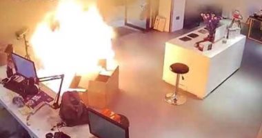 انفجار بطارية سيارة كهربائية فى الصين خلال شحنها .. فيديو