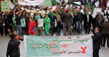 آلاف الجزائريين يتظاهرون احتجاجا على تدخل البرلمان الأوروبى فى شئونهم