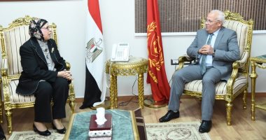 محافظ بورسعيد يستقبل رئيس فرع هيئة قضايا الدولة ويتابع مشروعات الصرف