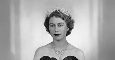 شاهد.. جلسة تصوير للملكة إليزابيث الثانية تعود لعام 1952 