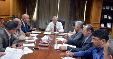 صور.. محافظ القليوبية يجتمع مع رئيس "تعمير القاهرة الكبرى" لمتابعة تنفيذ المشروعات