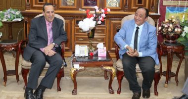 صور.. رئيس جامعة العريش يلتقى محافظ شمال سيناء ونائبه لتهنئته بتجديد الثقة