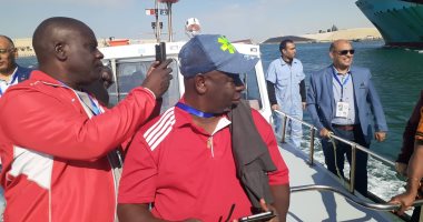 وفد الاتحاد الأفريقى للهوكى فى وجولة بحرية بقناة السويس