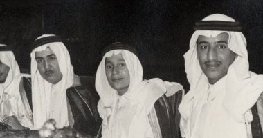 صورة نادرة للملك سلمان بعمر 18 عاما بالأردن