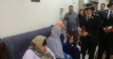 صور .. وفد مديرية أمن الغربية يشارك المسنين فى احتفالية دار المسنين والعجزة
