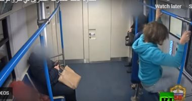 شاهد.. محاولة فاشلة لممارسة التمارين في مترو موسكو