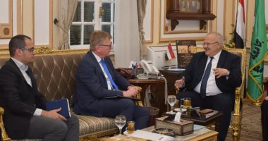 رئيس جامعة القاهرة يستقبل سفير الاتحاد الأوروبى لبحث التعاون المشترك