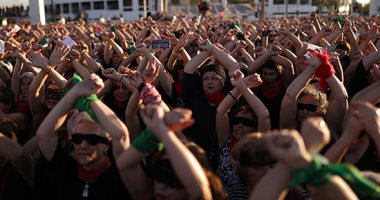مظاهرات نسائية فى تشيلى احتجاجا على العنف ضد المرأة والحكومة
