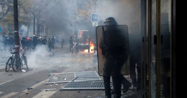 الشرطة الفرنسية: مقتل رجل هدد رجال الأمن فى العاصمة باريس