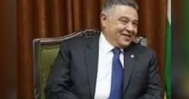محافظ البحر الأحمر يقيل رئيس حى شمال الغردقة بعد اتهامه بصفع عامل
