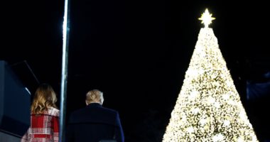 واشنطن تعلن بدء الاحتفال بأعياد الميلاد بإضاءة شجرة الكريسماس الرئيسية