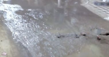شكوى من انتشار مياه الصرف الصحى بشارع القرافة بالزقازيق