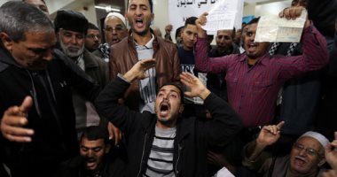 احتجاجات تدعو الأونروا إلى دفع رواتب الفلسطينيين